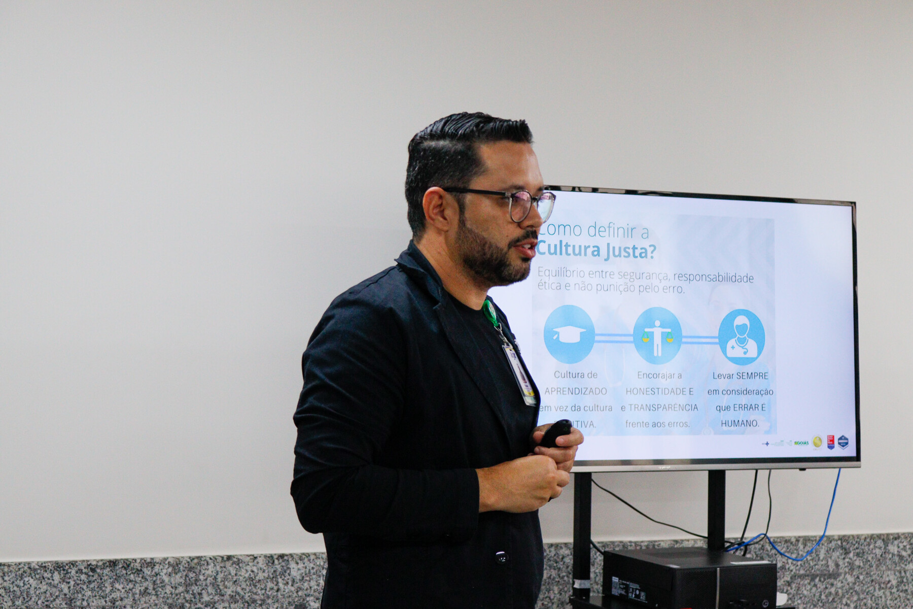 Os gestores foram orientados a conduzir feedbacks de forma ética e educativa, evitando práticas punitivas, frisou Tiago Batista, gerente de RH.jpg